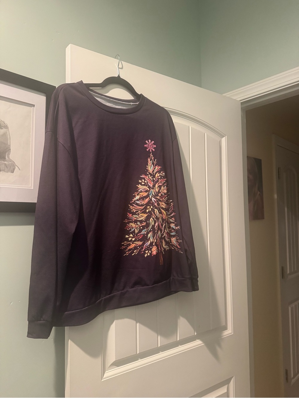 Women's Black Holiday Tree Graphic Sweatshirt